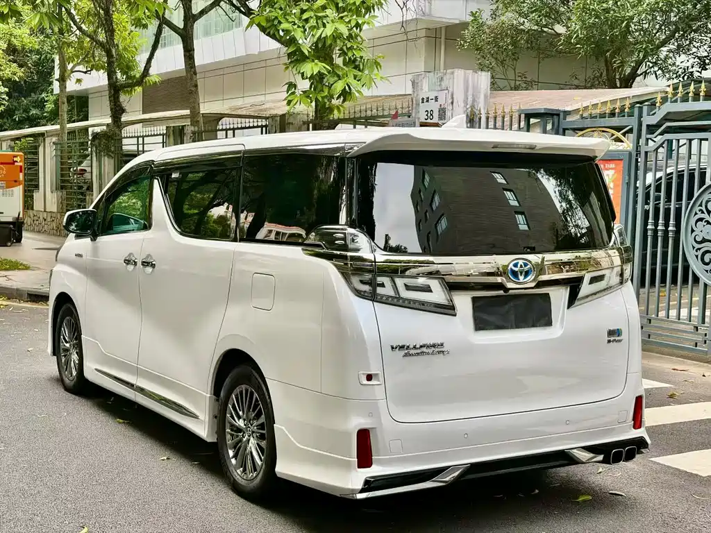Toyota Vellfire — миниатюра 9