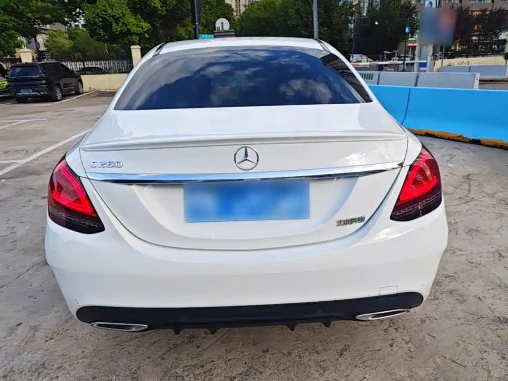 Mercedes-Benz C-Class — миниатюра 6