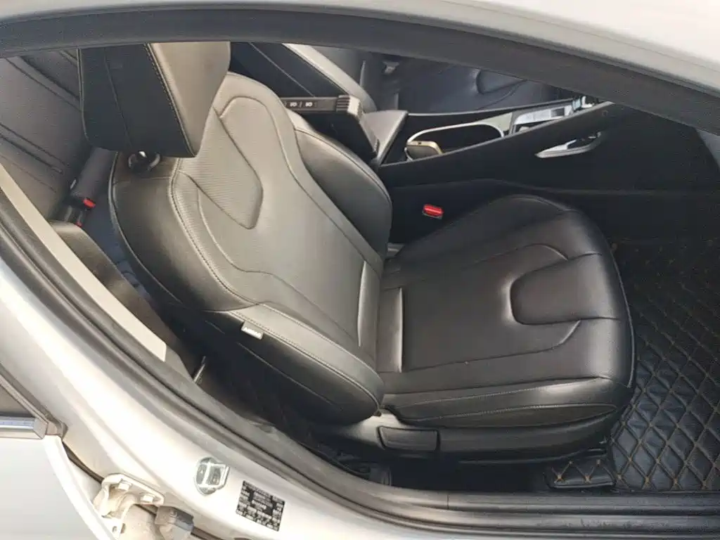 Hyundai Elantra — миниатюра 25