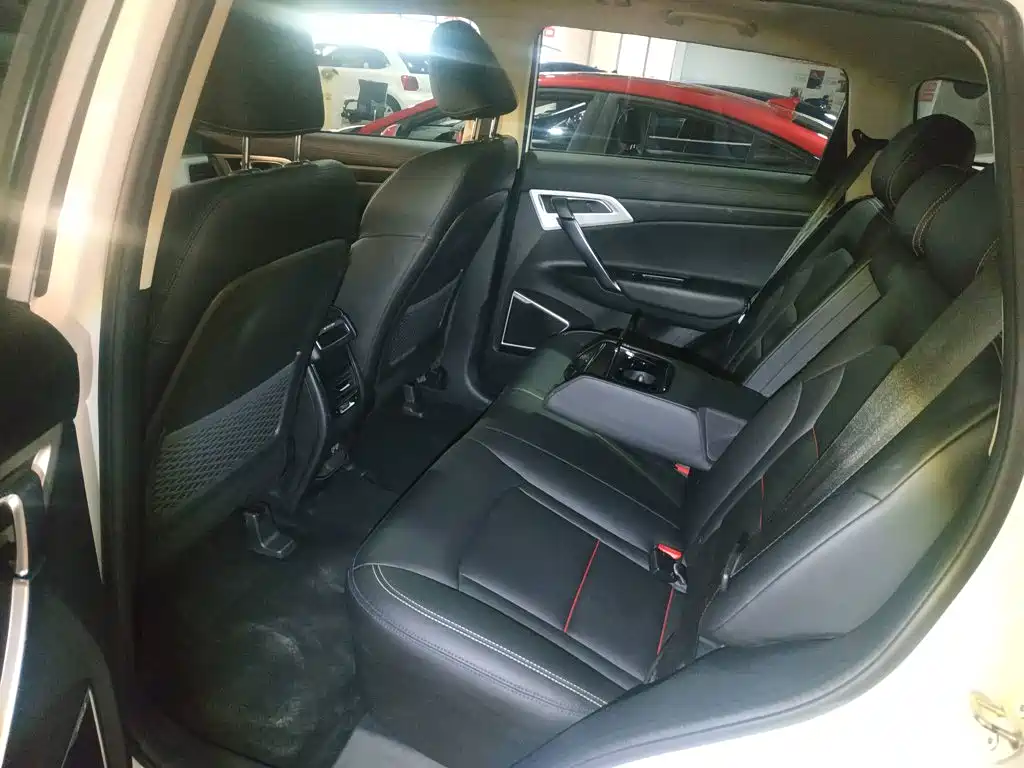 Geely Boyue — миниатюра 17