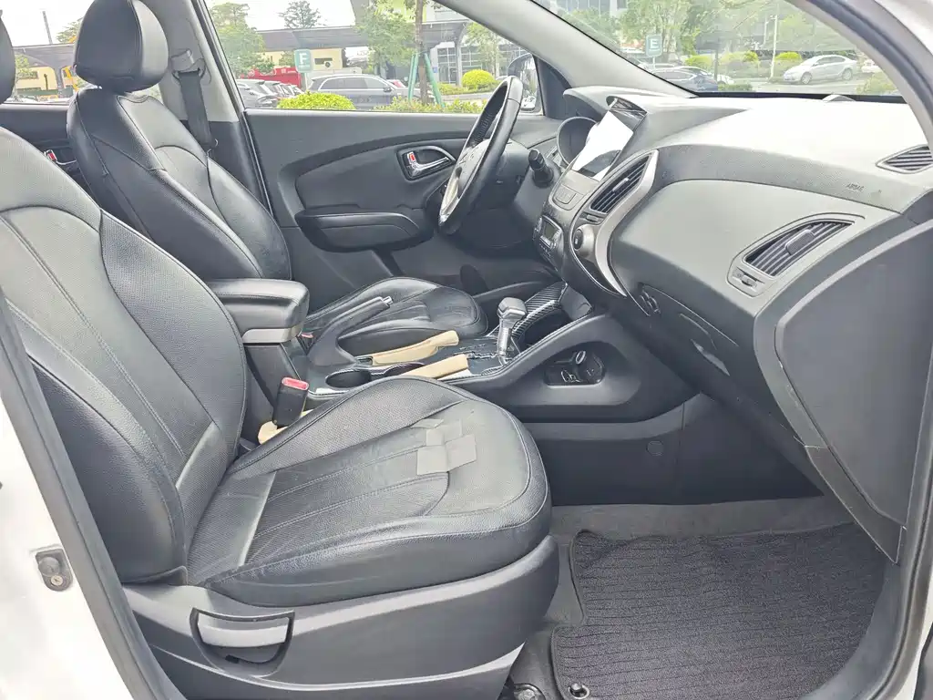 Hyundai BAIC Hyundai ix35 ix35 2013 2.0L AT GLS IV