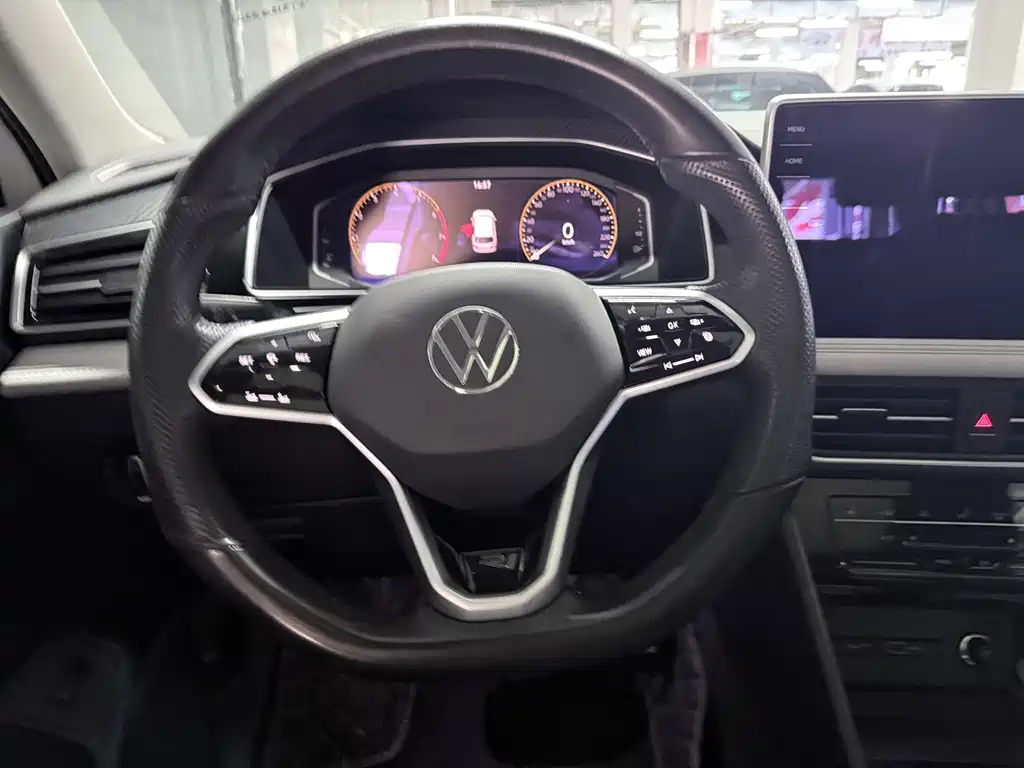 Volkswagen Tiguan L - фото 14