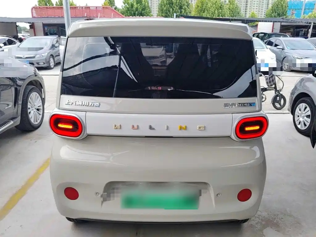 Wuling MINIEV — миниатюра 6