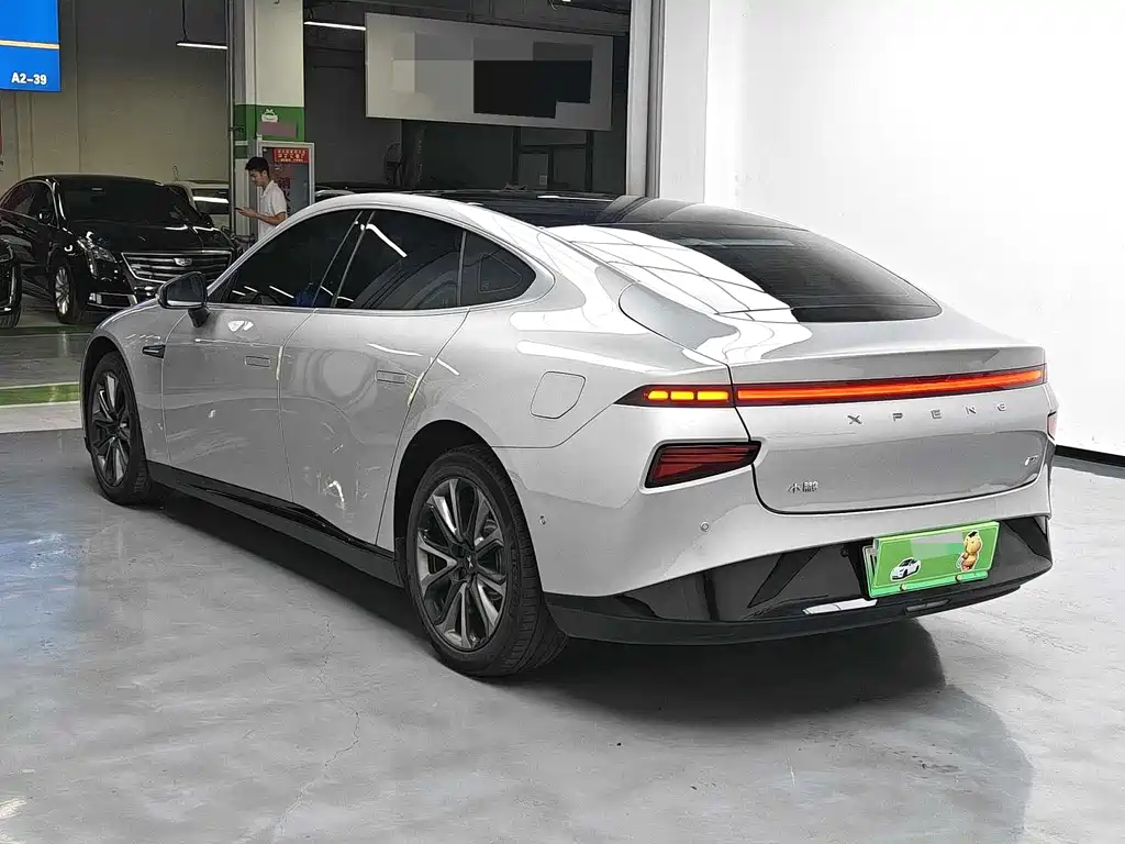 XPeng P7 — миниатюра 8
