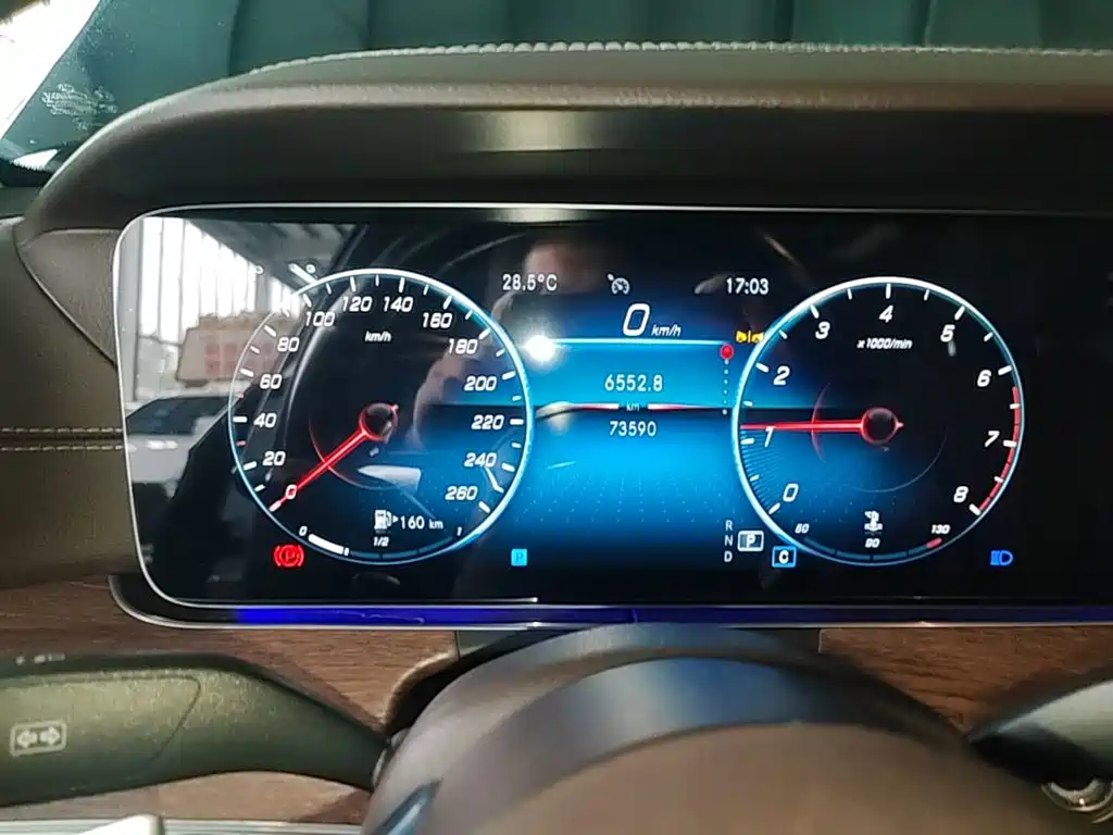 Mercedes-Benz E-Class — миниатюра 12