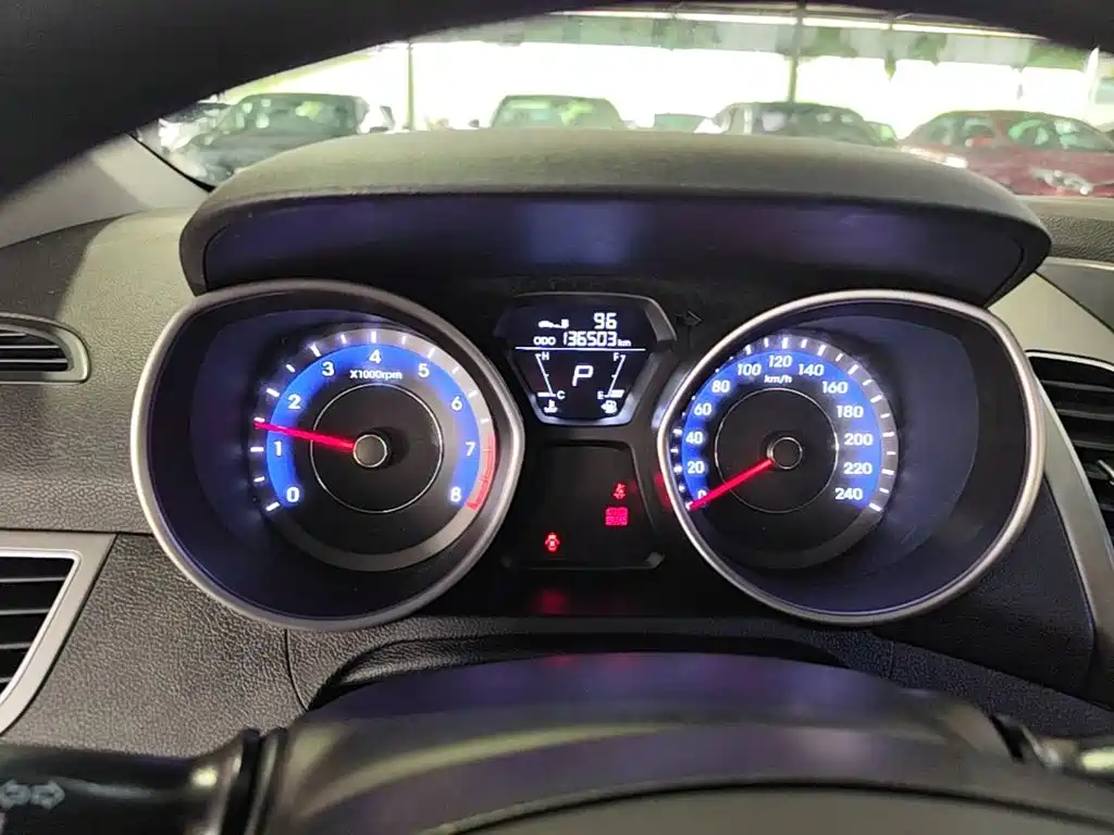 Hyundai Elantra Langdong — миниатюра 12