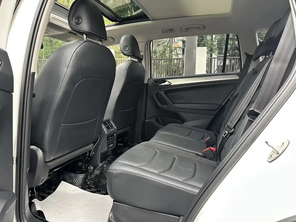 Volkswagen Tiguan L — миниатюра 9