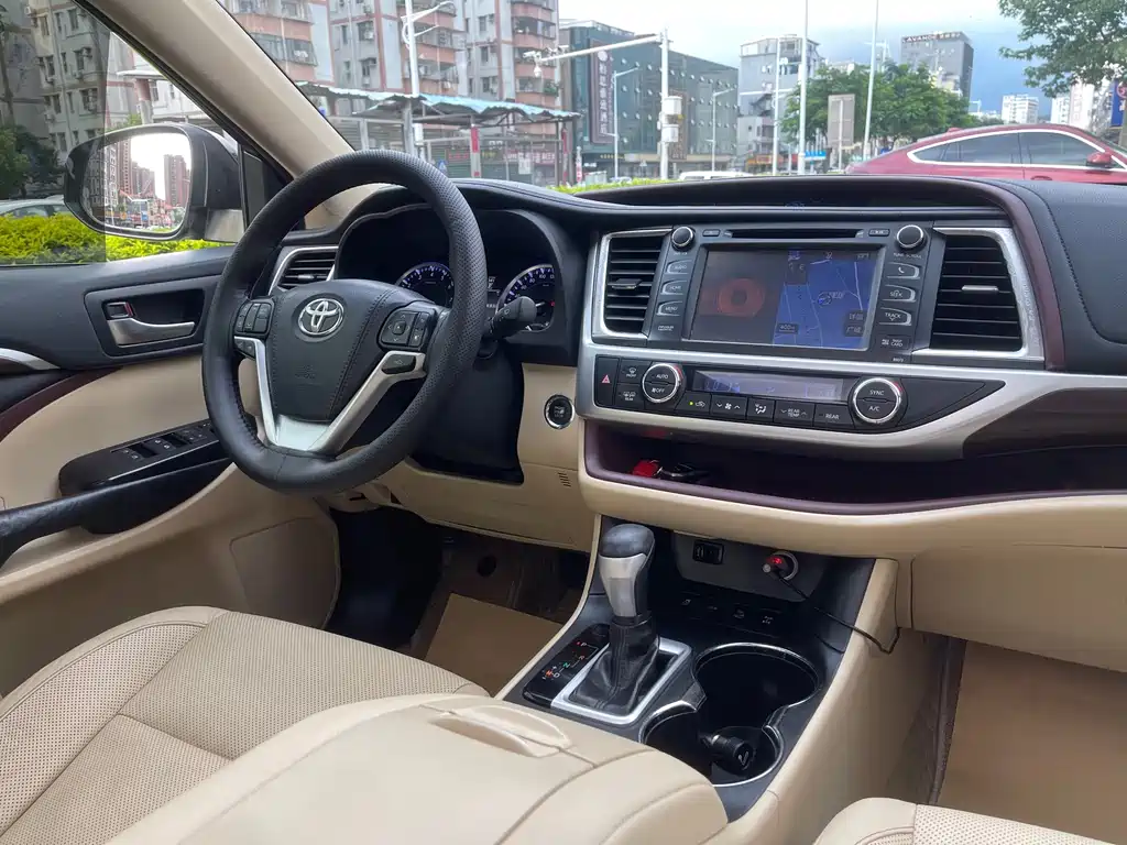 Toyota Highlander — миниатюра 17
