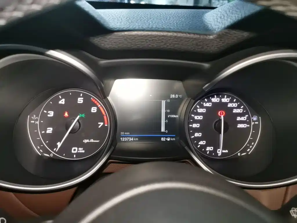 Alfa Romeo Stelvio — миниатюра 12