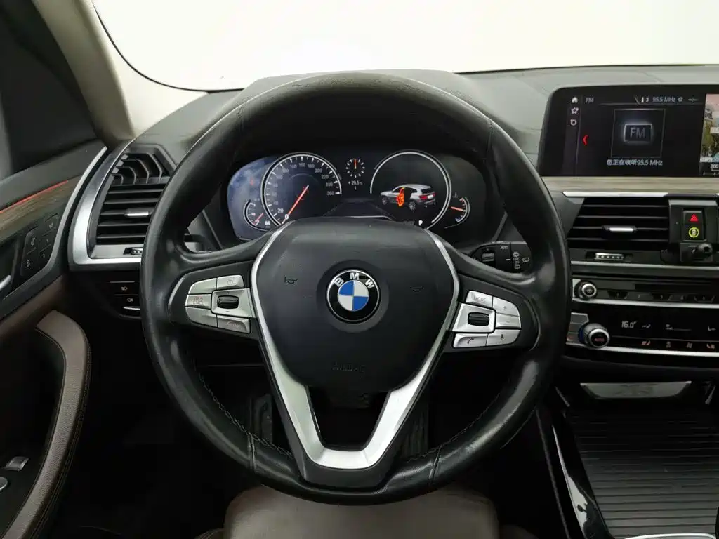 BMW X3 — миниатюра 11