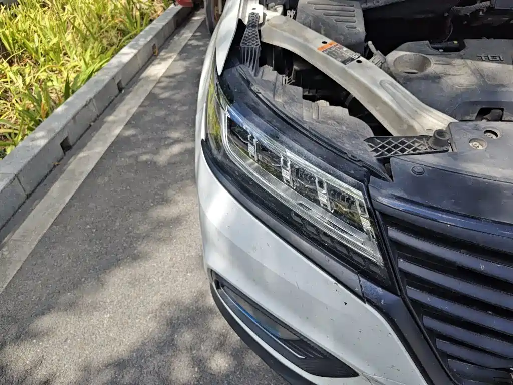 Roewe RX5 — миниатюра 7