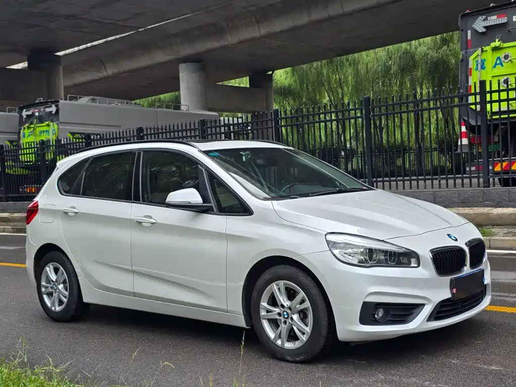 BMW 2 Series Active Tourer — миниатюра 7