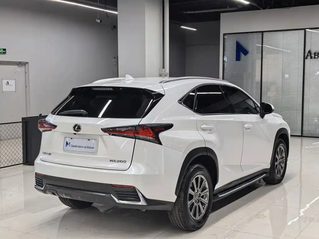 Lexus NX — миниатюра 6