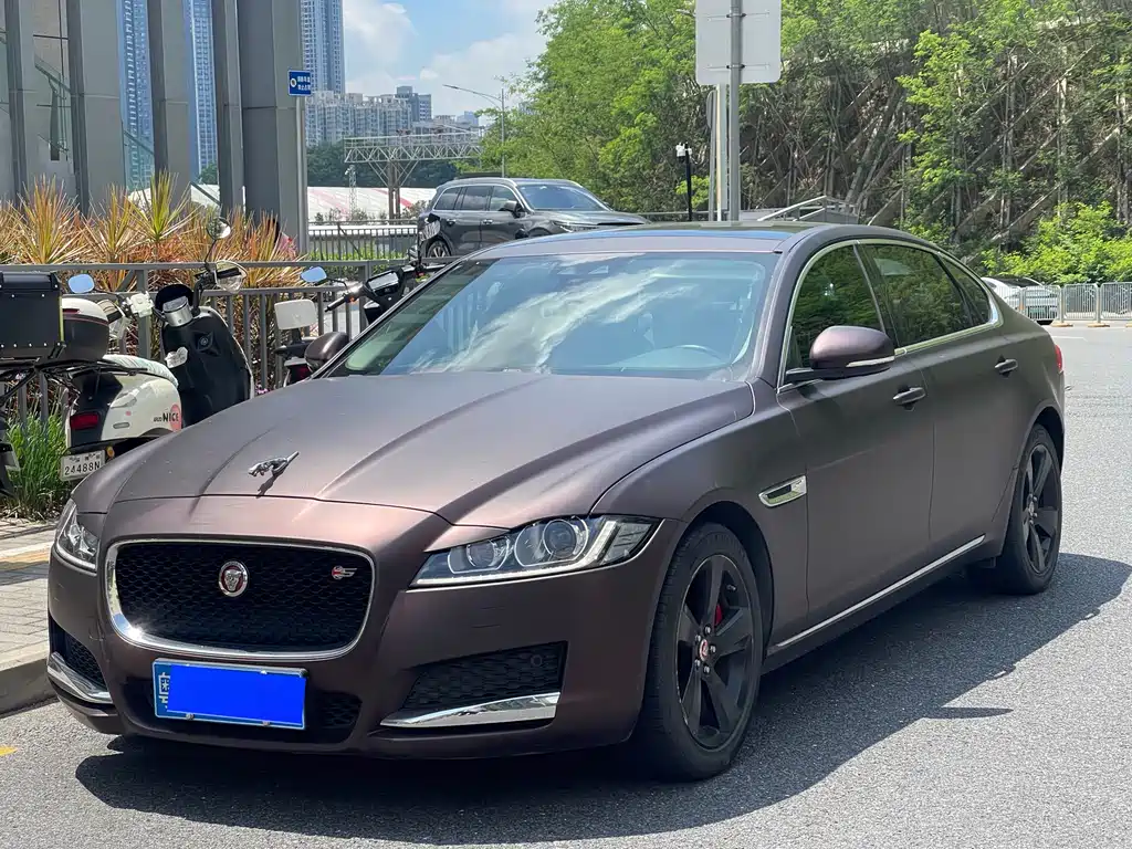 Купить Jaguar XFL