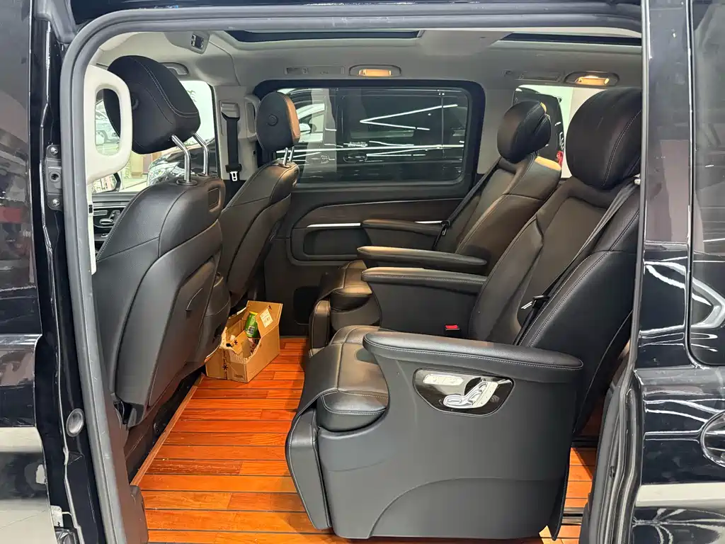 MERCEDES-BENZ V CLASS