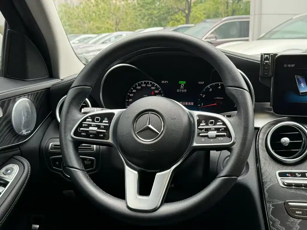 Mercedes-Benz C-Class — миниатюра 2