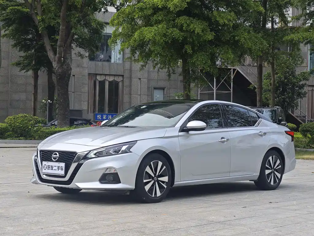 Купить Nissan Teana