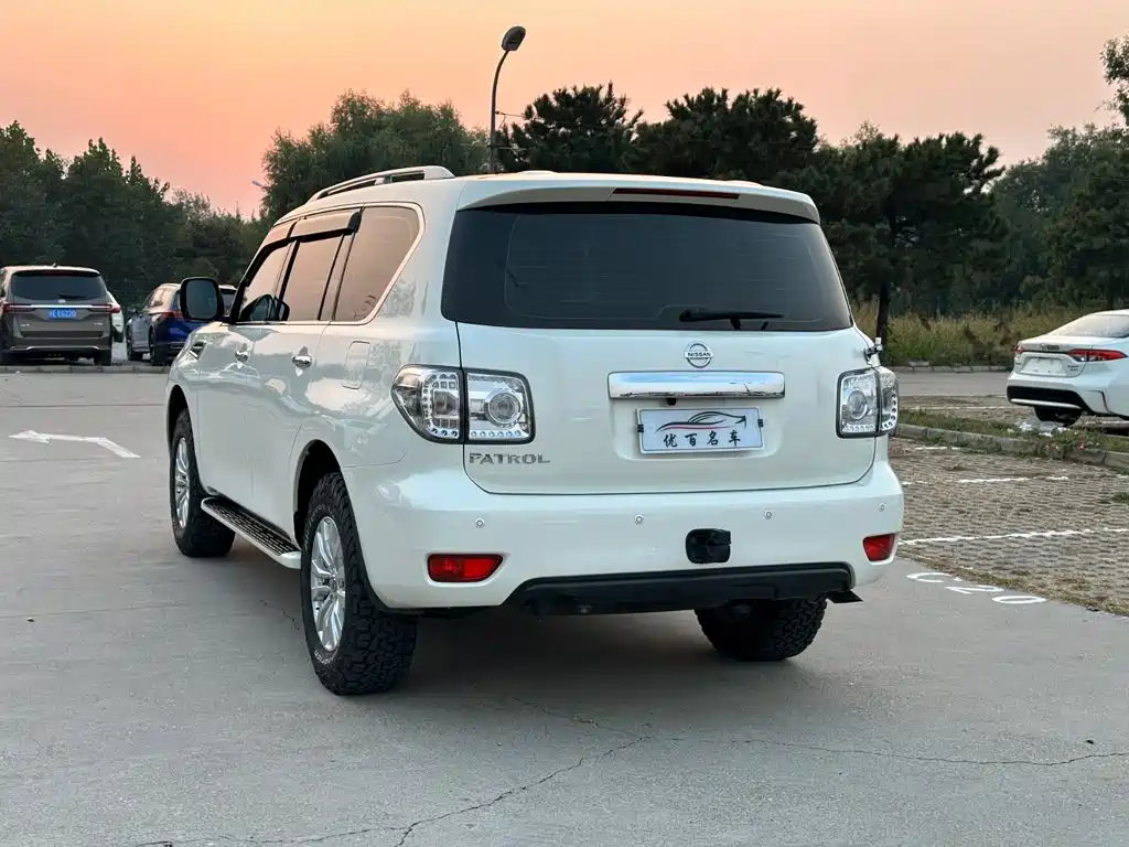 Nissan Patrol — миниатюра 4