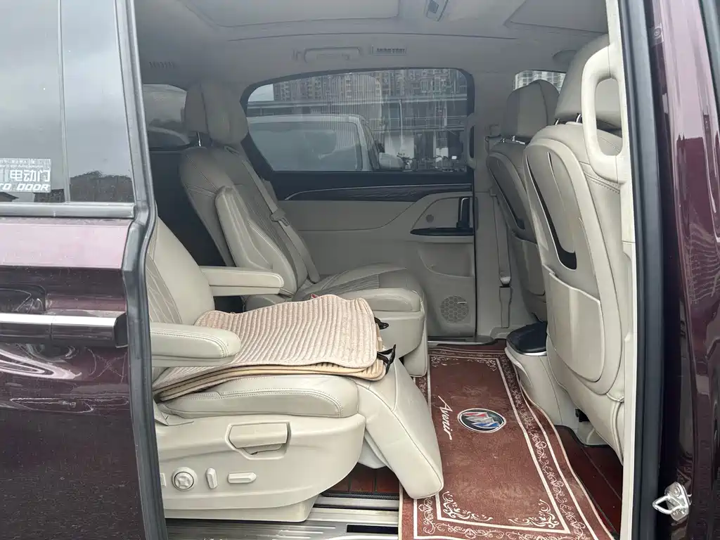 Buick GL8 — миниатюра 5