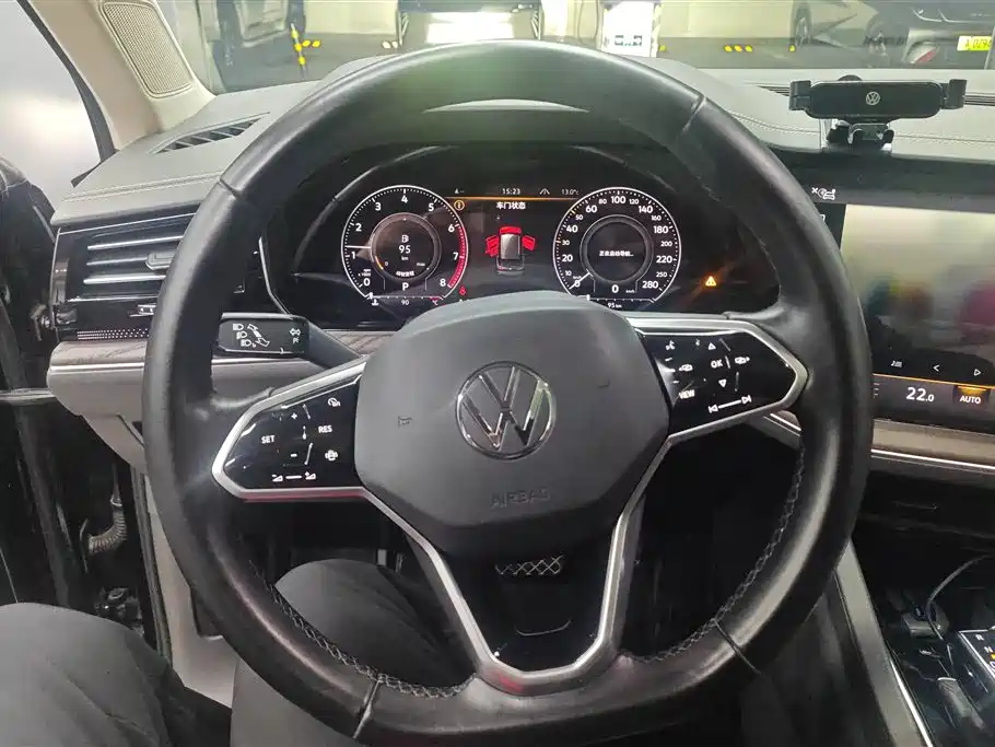 VOLKSWAGEN TOUAREG