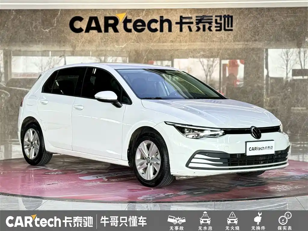 Volkswagen Golf 2023 200TSI DSG