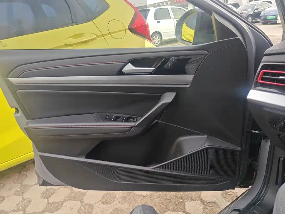 Volkswagen Lavida — миниатюра 7