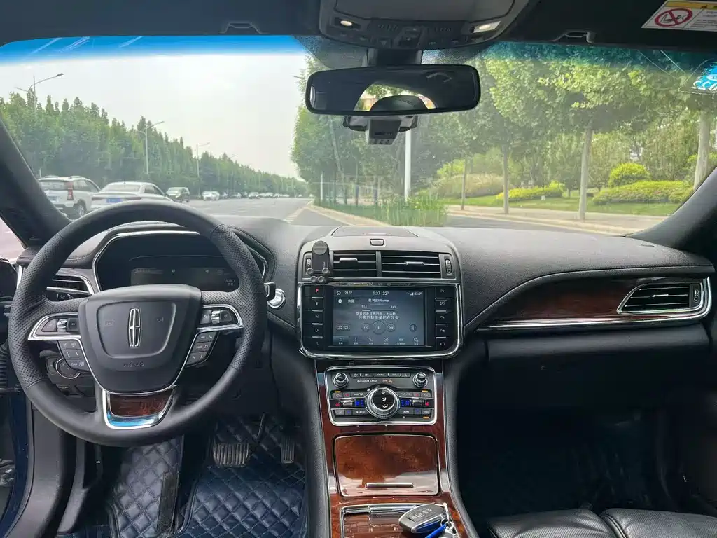 Lincoln Continental — миниатюра 5