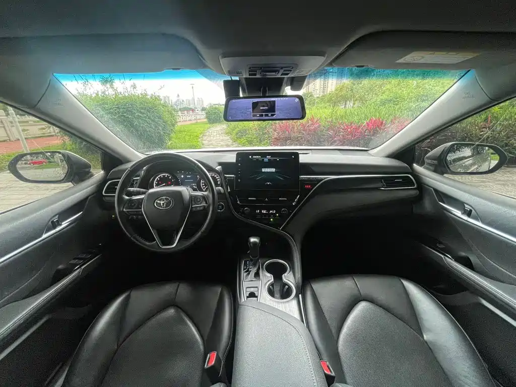 Toyota Camry 2021 2.0G Luxury