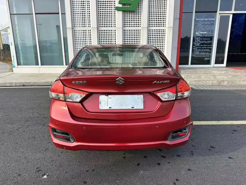 Suzuki Alivio — миниатюра 8