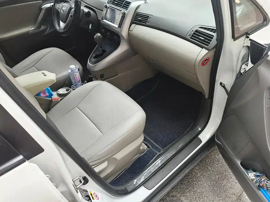 Toyota Verso — миниатюра 8