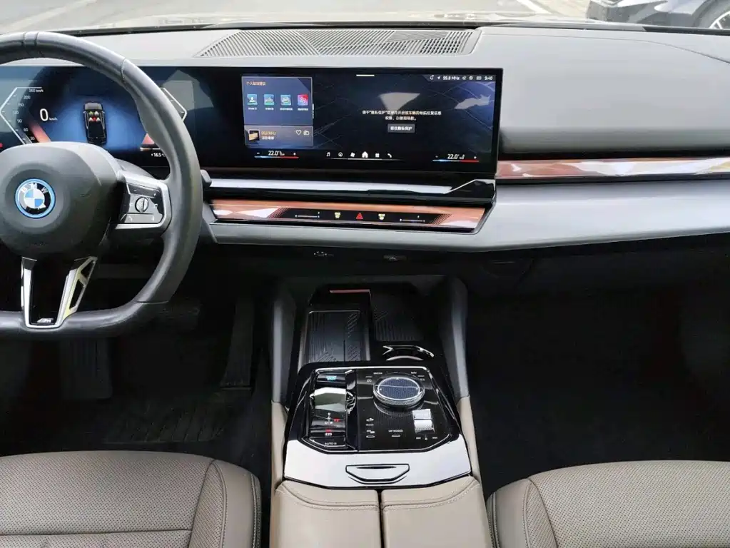 BMW i5 — миниатюра 8