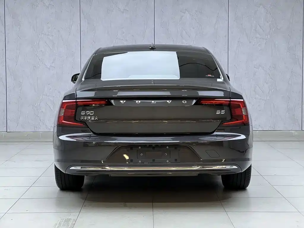Volvo S90 2024 B5 Luxury