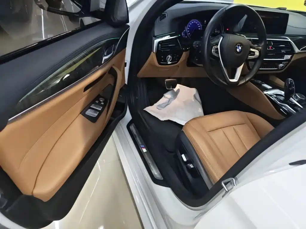 BMW 5 Series — миниатюра 16