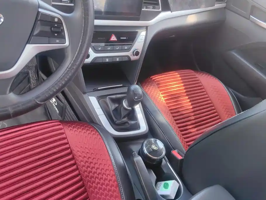 Hyundai Elantra — миниатюра 16