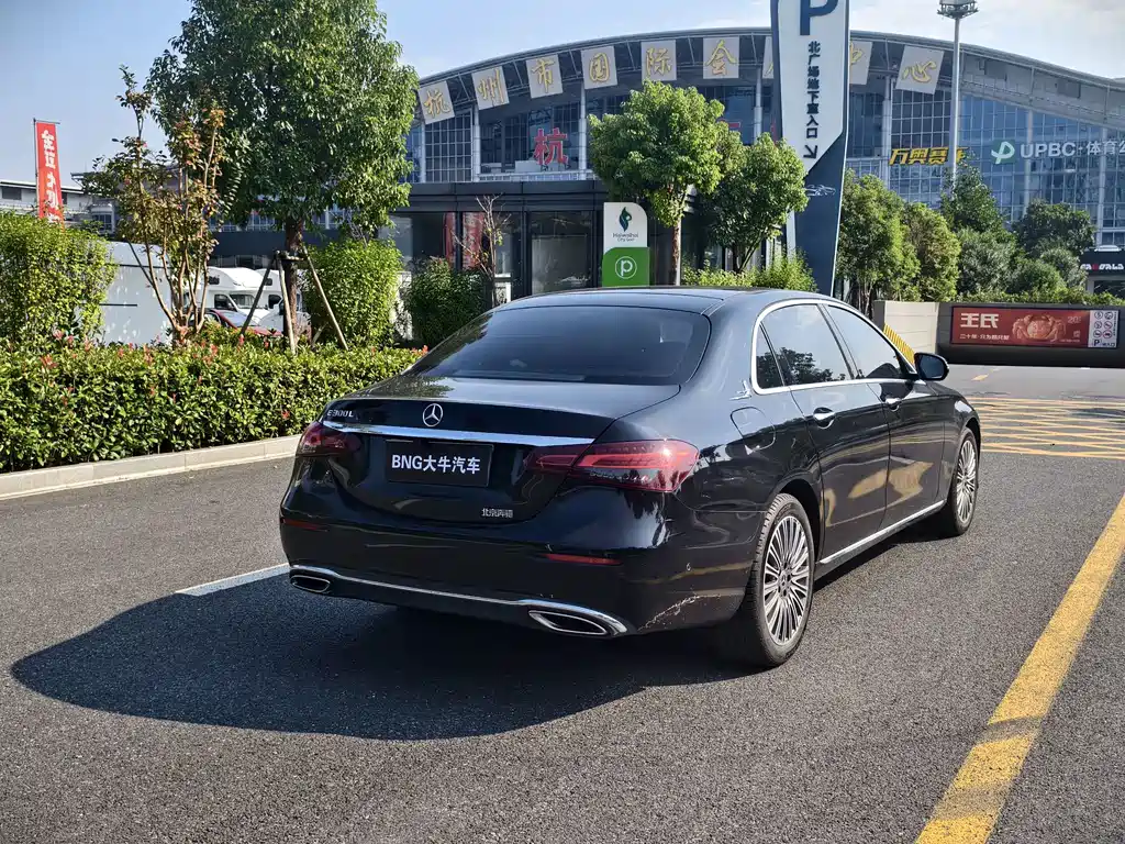 Mercedes-Benz E-Class — миниатюра 4