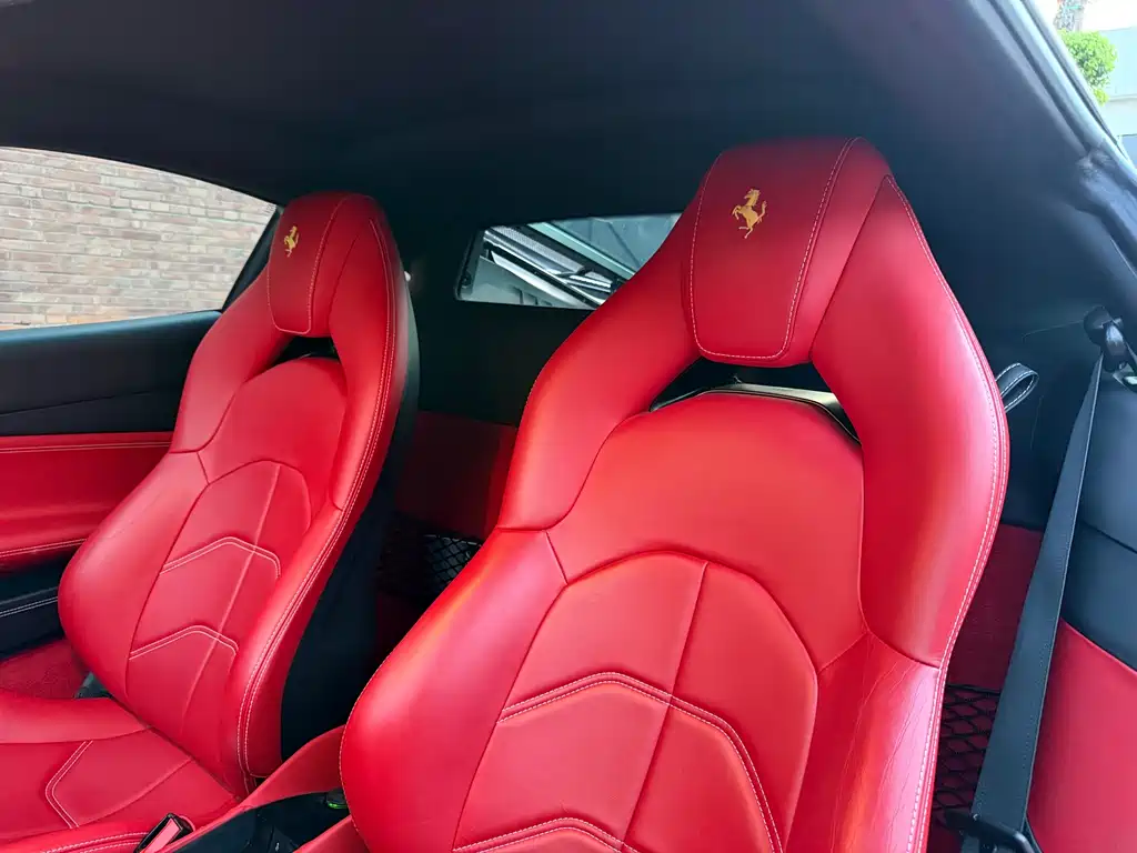 Ferrari 488 — миниатюра 6