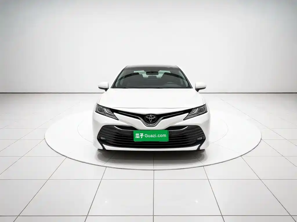 Toyota Camry — миниатюра 2