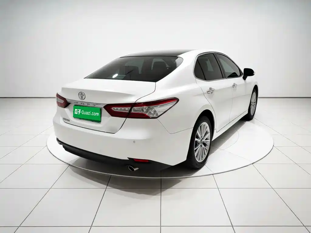 Toyota Camry — миниатюра 6