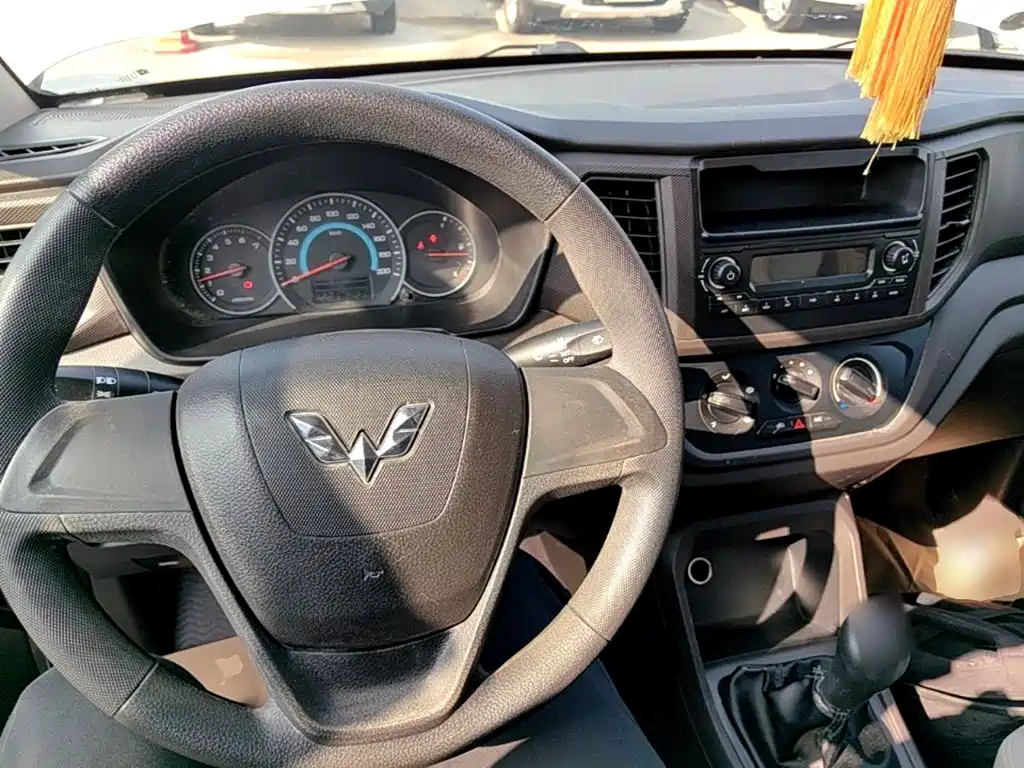 Wuling Hongguang V — миниатюра 10