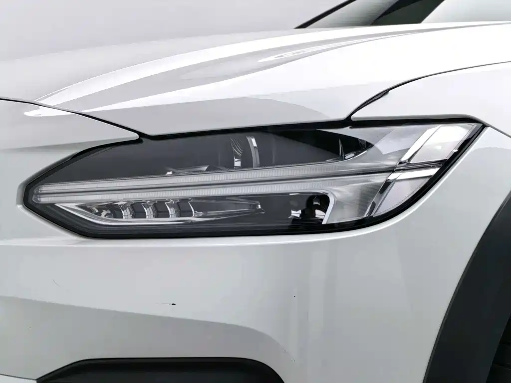 Volvo V90 — миниатюра 9