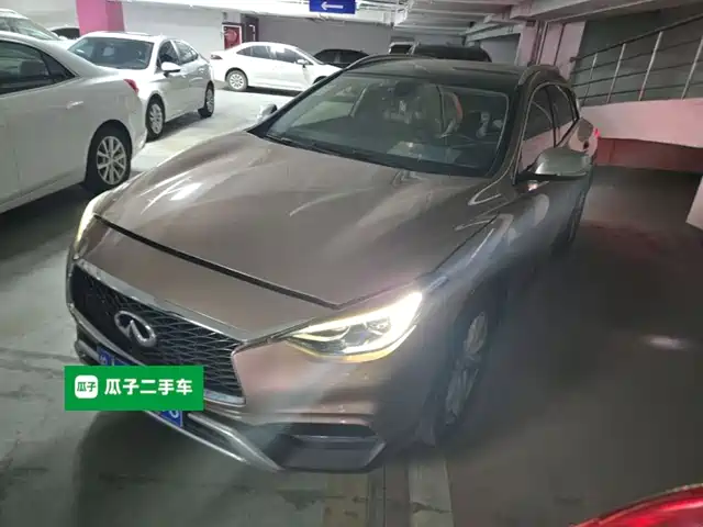 Infiniti QX30