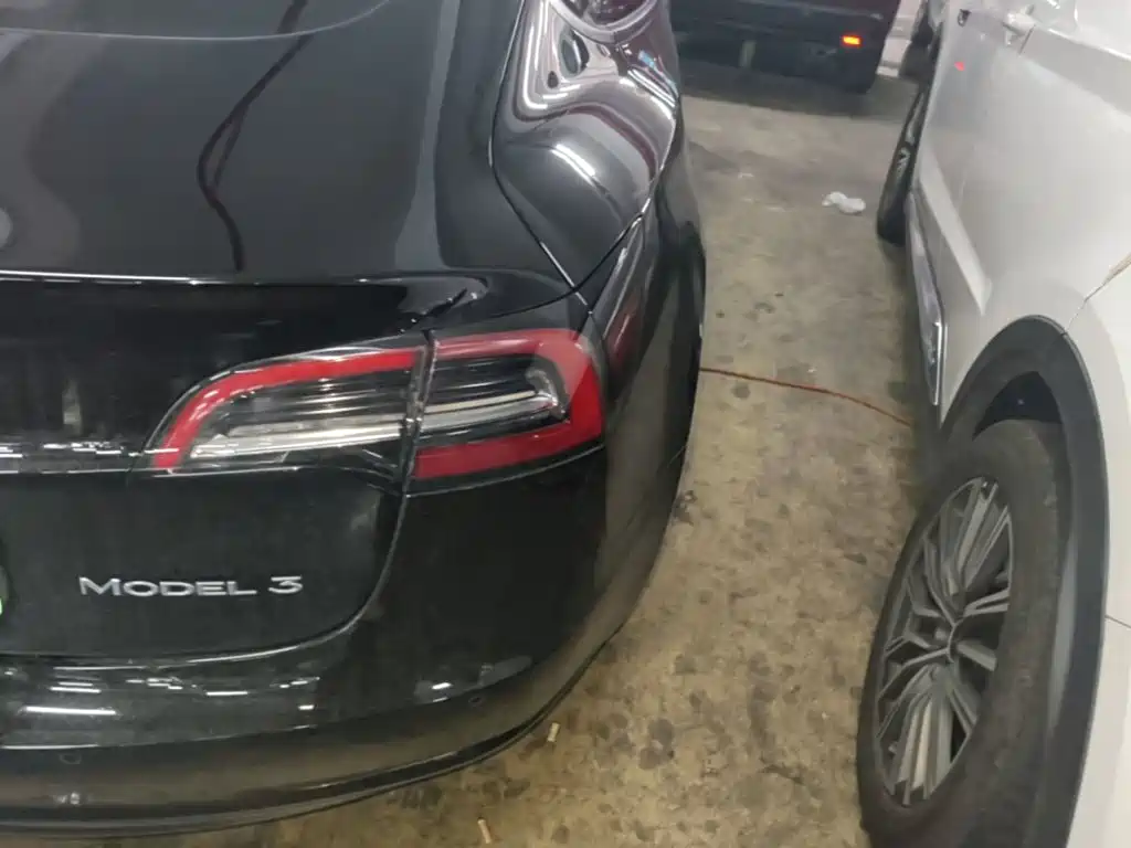 Tesla Model 3 — миниатюра 8