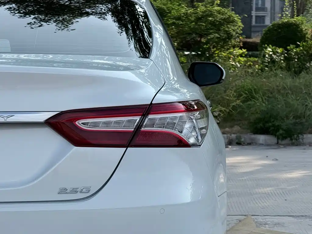 Toyota Camry — миниатюра 26