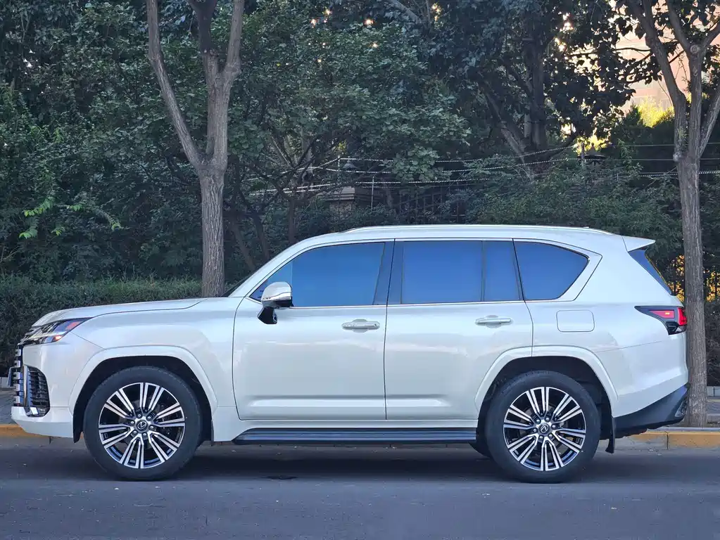 Lexus LX — миниатюра 2