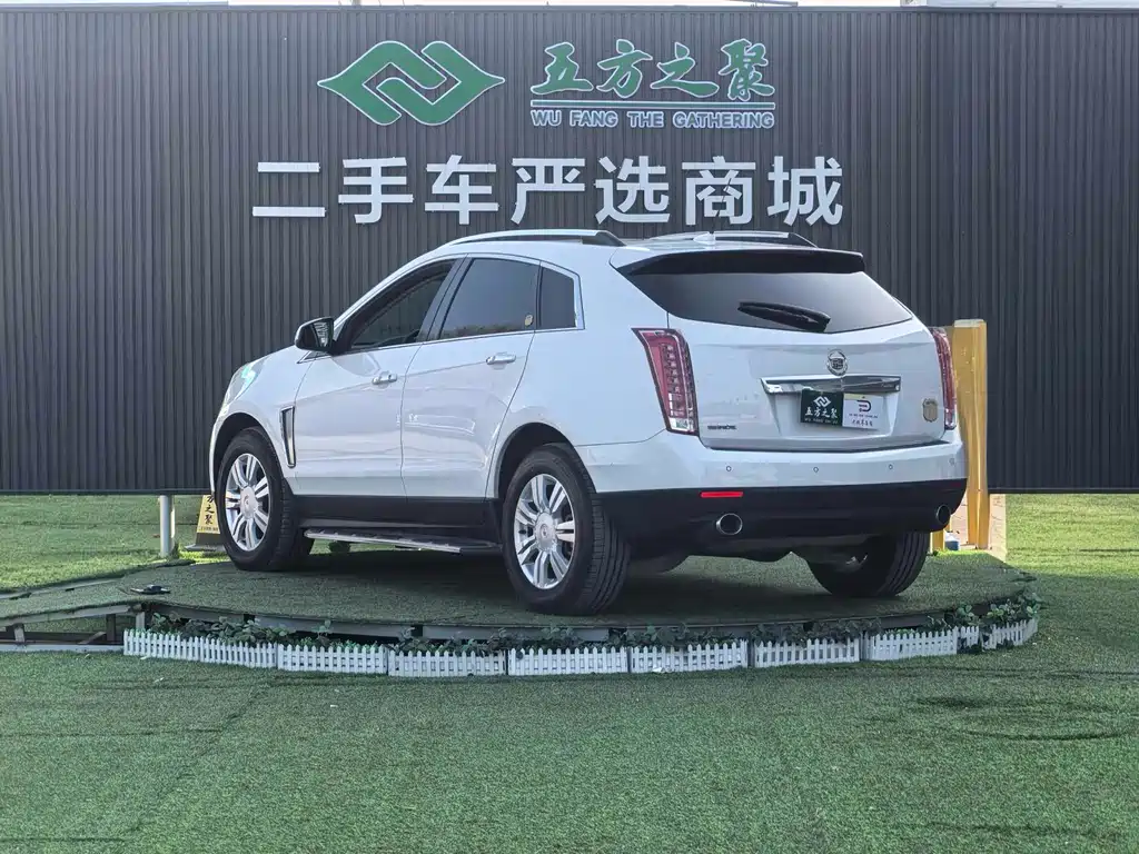 CADILLAC SRX