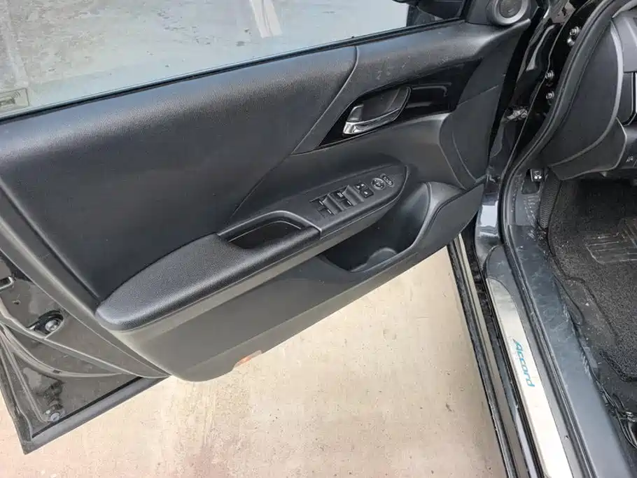 Honda Accord — миниатюра 7