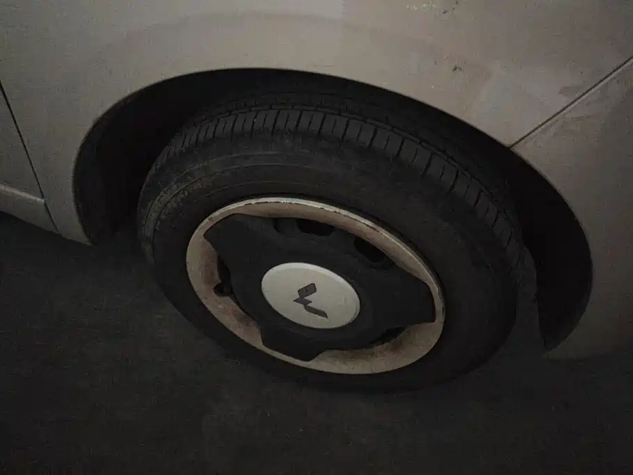 Wuling MINIEV — миниатюра 6