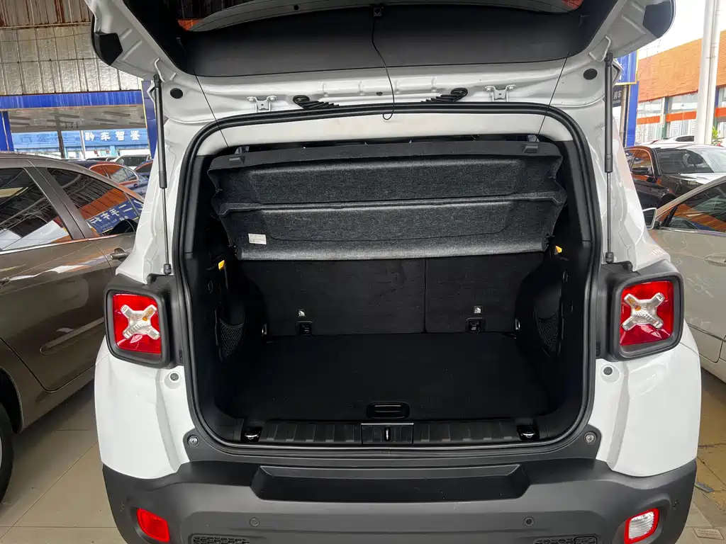 Jeep Renegade — миниатюра 13