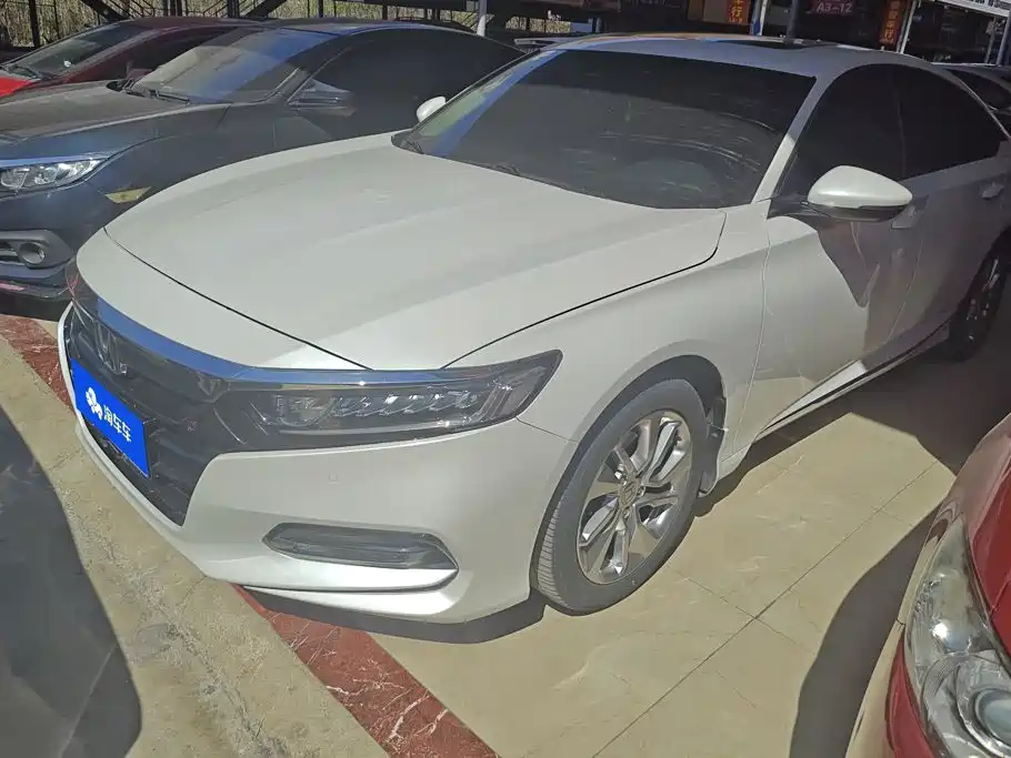 Honda Accord 2018 260TURBO Luxury VI