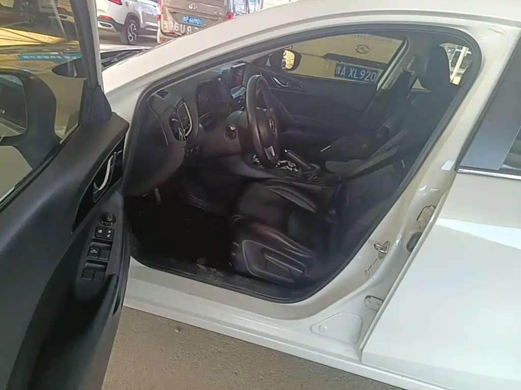 Mazda 3 Axela — миниатюра 16